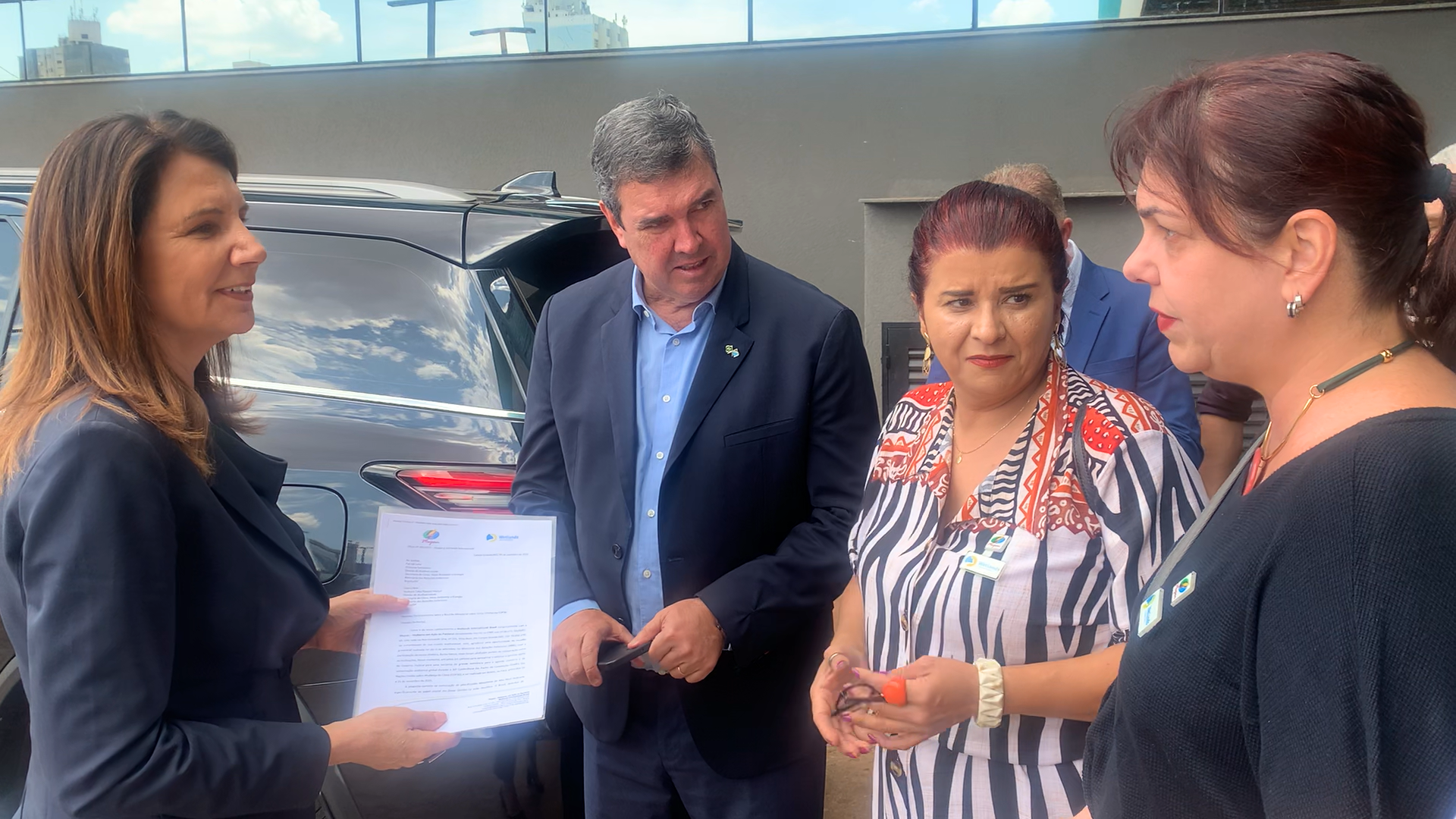 Ana Toni, Eduardo Riedel, Áurea Garcia e Rafaela Nicola durante entrega do ofício
